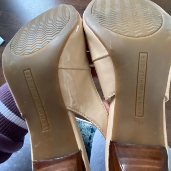 Tommy Hilfiger Nude Round Toe Slingback pumps - Picture 6 of 6